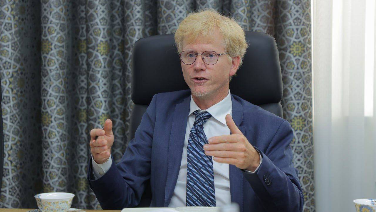 Камбағалликни қисқартириш ва бандлик вазирлиги, Ўзбекистон Республикаси Президенти ҳузуридаги Ижтимоий ҳимоя миллий агентлиги мутасаддилари БМТ Инсон ҳуқуқлари бўйича кенгашининг Муносиб турар жой масалалари бўйича махсус маърузачиси Балакришнан Раджагопал бошчилигидаги делегация билан учрашув ўтказди