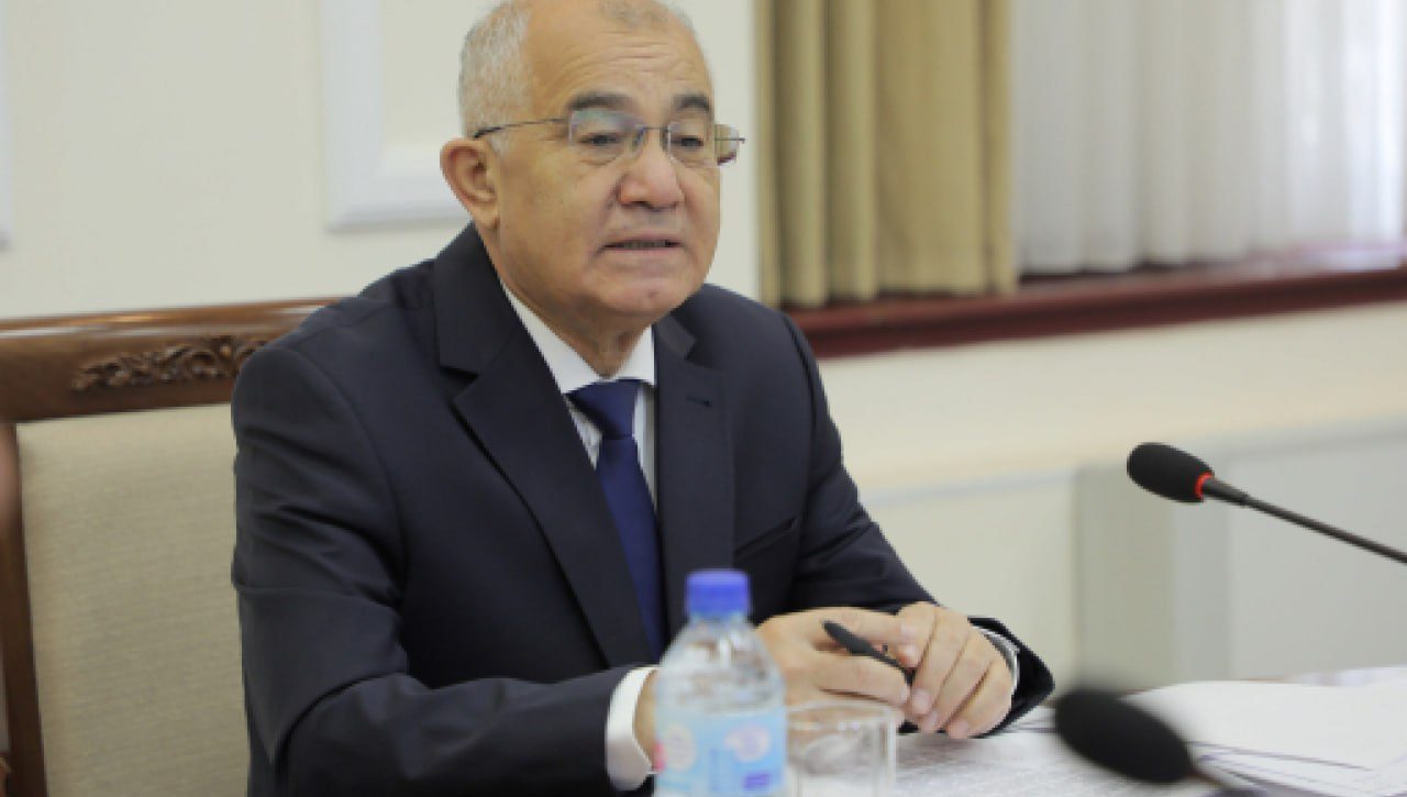 Какие вопросы рассмотрены на заседании Парламентской комиссии?