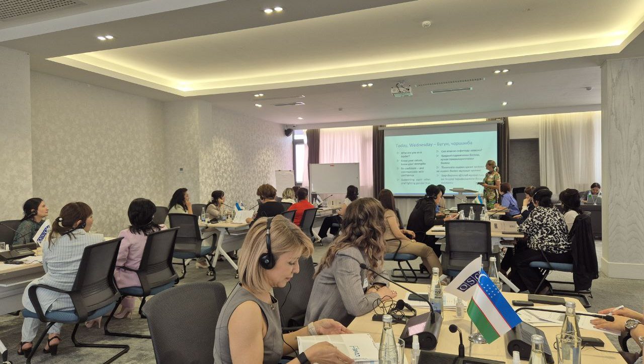 Representatives of law enforcement agencies discuss issues of women’s leadership