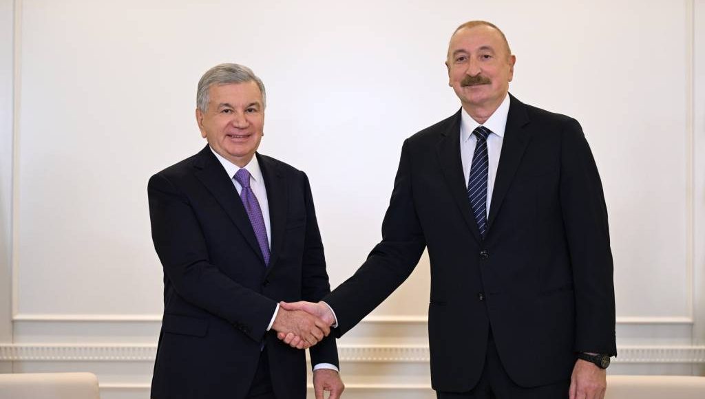 Presidents of Uzbekistan and Azerbaijan discuss implementation of high-level agreements