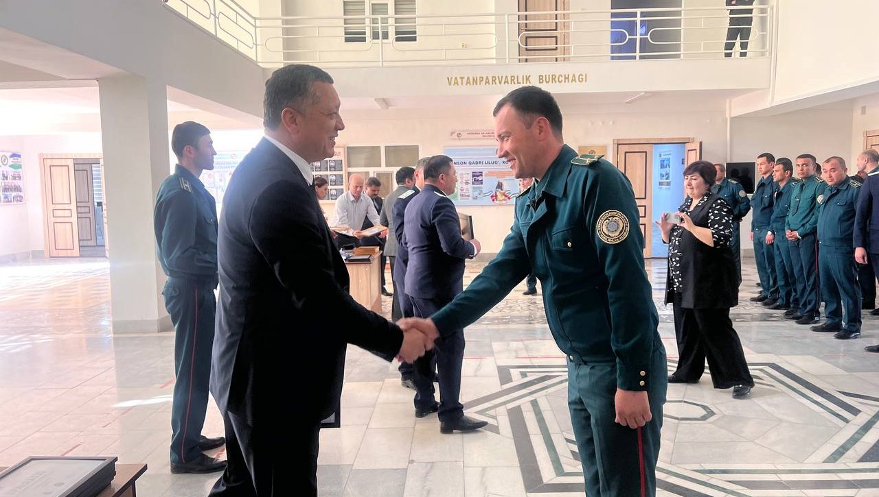 Бухоро: Қийноққа қарши кураш машғулотлари тингловчиларига сертификатлар топширилди