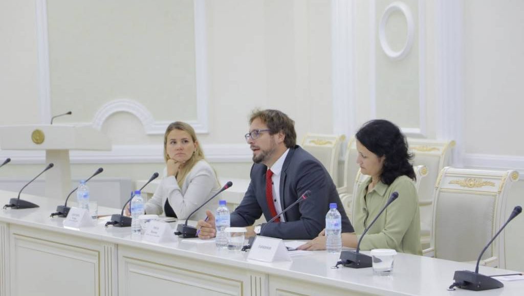 ЕХҲТ делегацияси Конституциявий комиссия фаолияти билан танишди