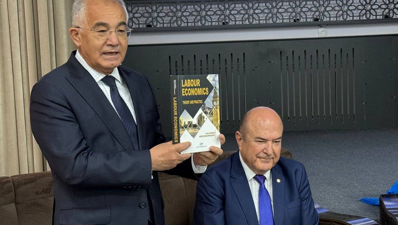 Зангиотада академиклар ва ёшлар учрашуви ўтказилди
