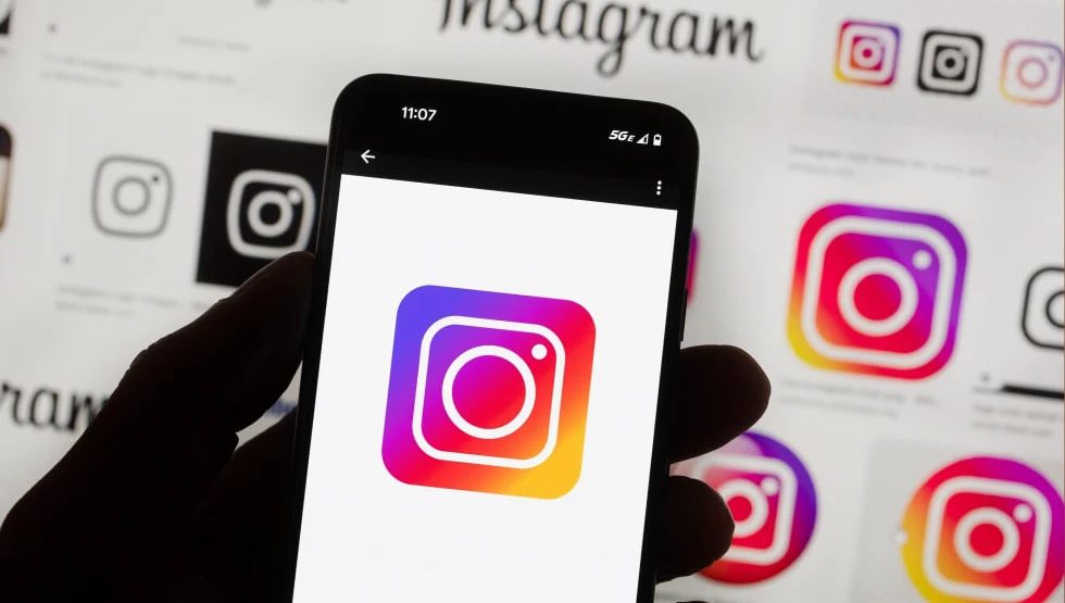 Instagram ўсмирлар учун янги чекловларни жорий қилди