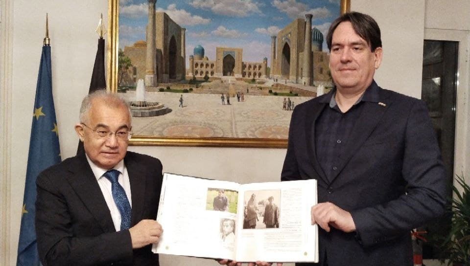 Акмал Саидов Брюсселда таниқли журналист ва адиб Ремко Рейдинг билан учрашди
