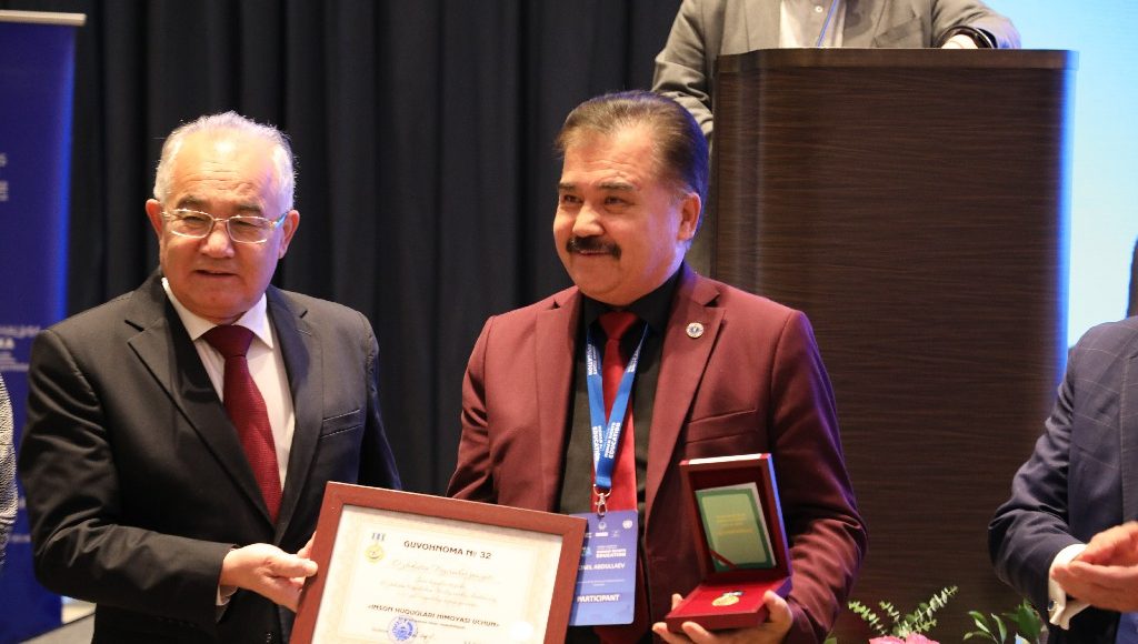 The badge "For the protection of human rights" was handed over to its owners