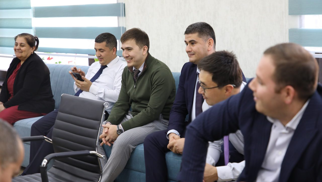 МИЛЛИЙ МАРКАЗДА “АҚЛ ГИМНАСТИКАСИ”  МУСОБАҚАСИ