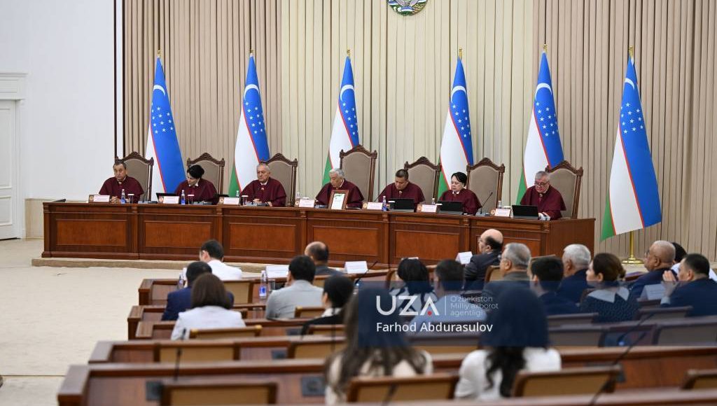 Конституциявий суд мажлисида Адвокатурага оид қонунга доир масала кўрилди