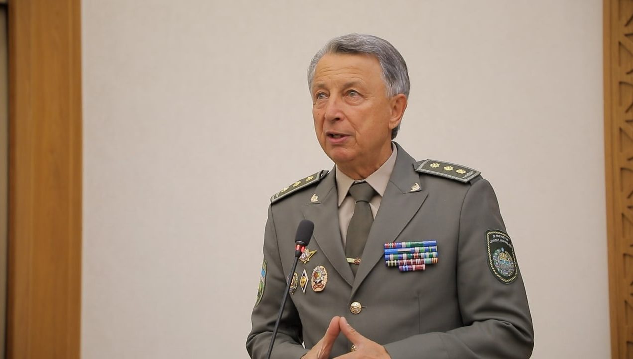“Жаҳон конституциялари” ва “Шанхай ҳамкорлик ташкилотига аъзо давлатларнинг конституциялари” номли китоблар тақдимоти бўлиб ўтди.
