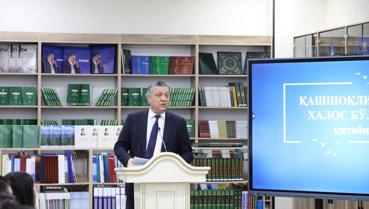 Хитой Элчихонаси Инсон ҳуқуқлари уйига 800 та китоб совға қилди