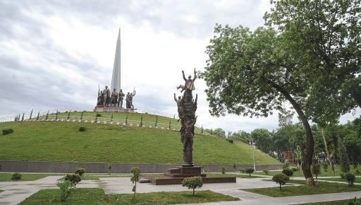 ГЕНЕРАЛ СОБИР РАҲИМОВ ХОТИРАСИНИНГ ТИКЛАНИШИ – ТАРИХИЙ ҲАҚИҚАТ ТАНТАНАСИ