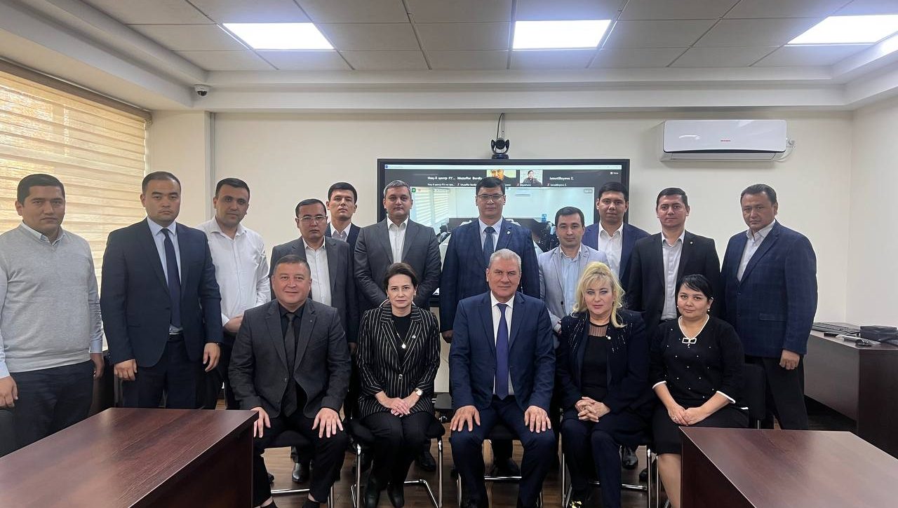Инсон ҳуқуқларига оид халқаро стандартлар бўйича ўқув курси давом этмоқда