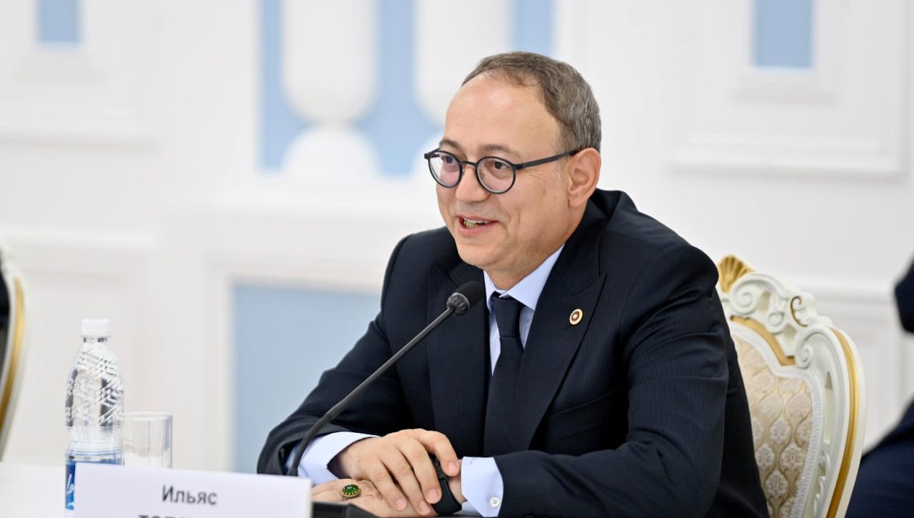 Қирғизистон парламентида Чингиз Айтматов номидаги институт вакиллари билан учрашув