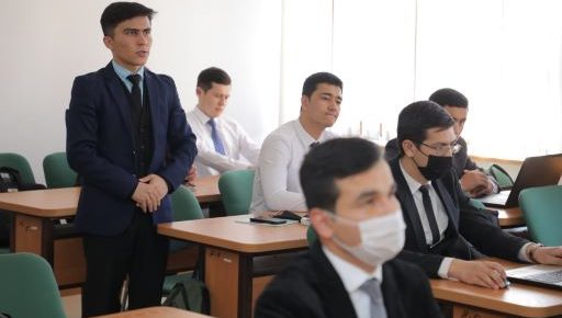 По инициативе преподавателя Хужаназарова Азиза организован мастер-класс для студентов факультета международного права и сравнительного правоведения