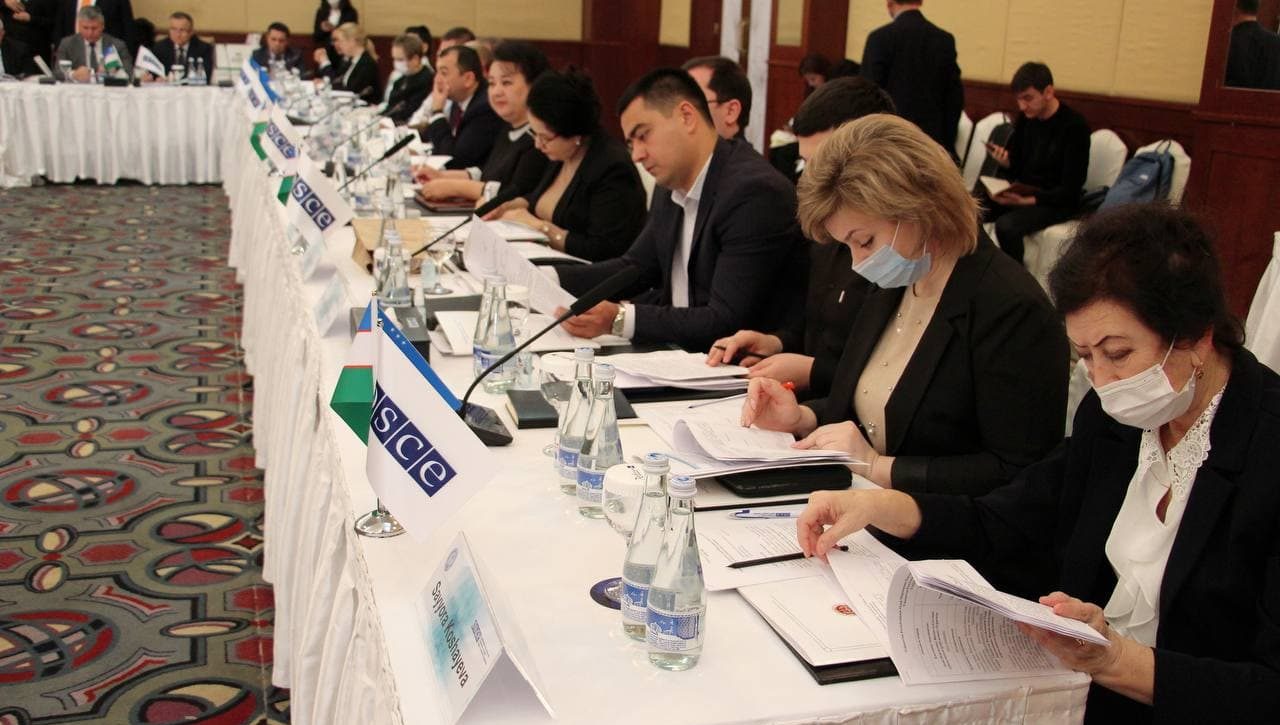 Фуқароларнинг ҳуқуқ ва эркинликларини таъминлаш ҳамда ҳимоя қилишда Омбудсман фаолиятининг ҳуқуқий асосларини такомиллаштириш масалалари муҳокама қилинди