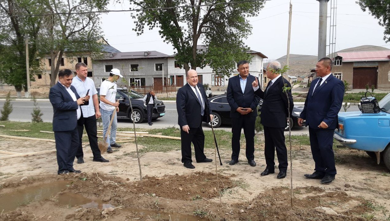 Акмал Саидов Жиззахдаги “Яшил макон” умуммиллий акциясида қатнашди
