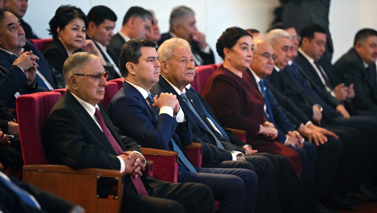 Сегодня в Ташкенте состоялось торжественное мероприятие, приуроченное к Дню профсоюзов и 120-летию профсоюзного движения в Узбекистане