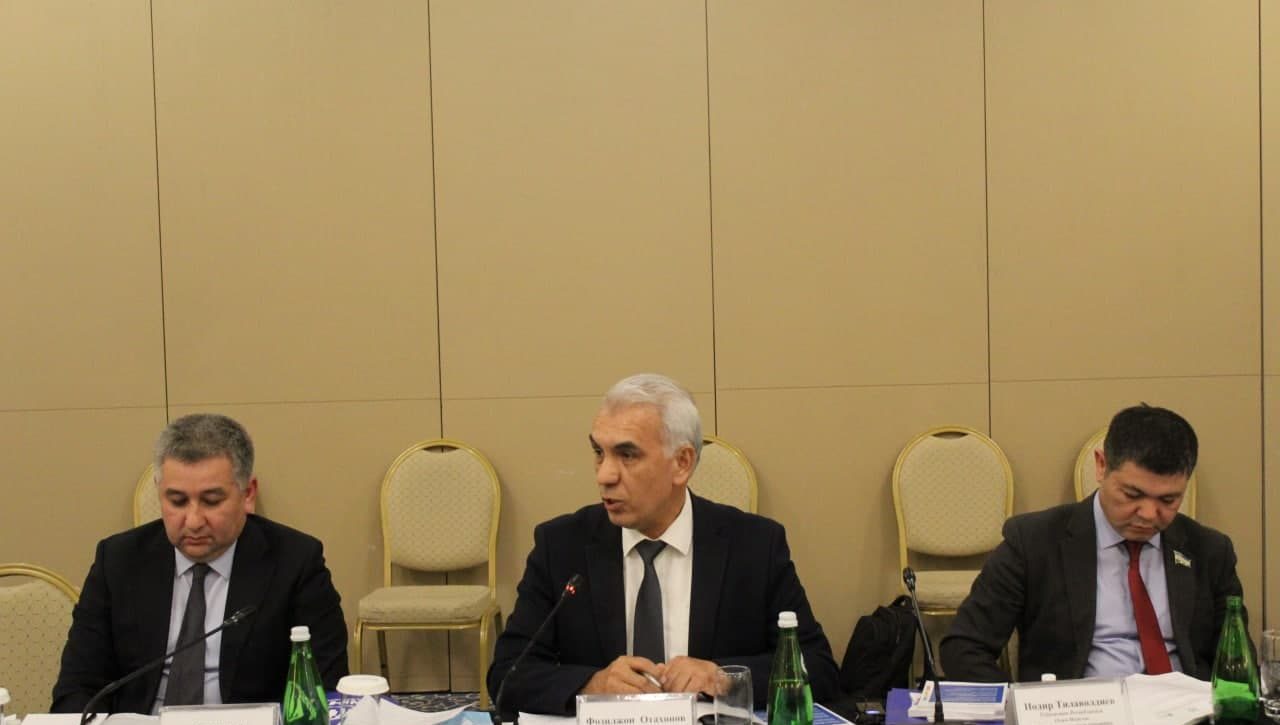  Руководства для парламентариев по безгражданству и защите беженцев переведены на узбекский язык