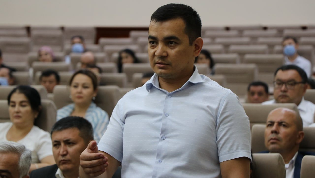 Вилоят ҳокимлигида конституциявий қонун лойиҳасининг муҳокамасига бағишланган давра суҳбати ташкил этилди