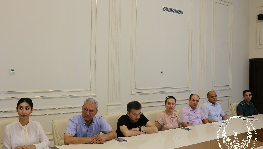 “ЭНГ ДОЛЗАРБ ИЛМИЙ МАҚОЛАЛАР” ТАНЛОВИ ҒОЛИБЛАРИ ТАҚДИРЛАНДИ