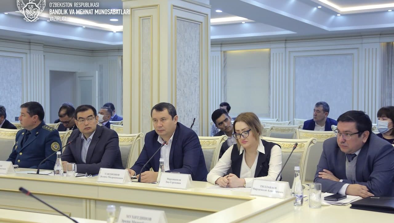 Одам савдоси ва мажбурий меҳнатга қарши курашиш Миллий комиссиясининг навбатдаги йиғилиши бўлиб ўтмоқда