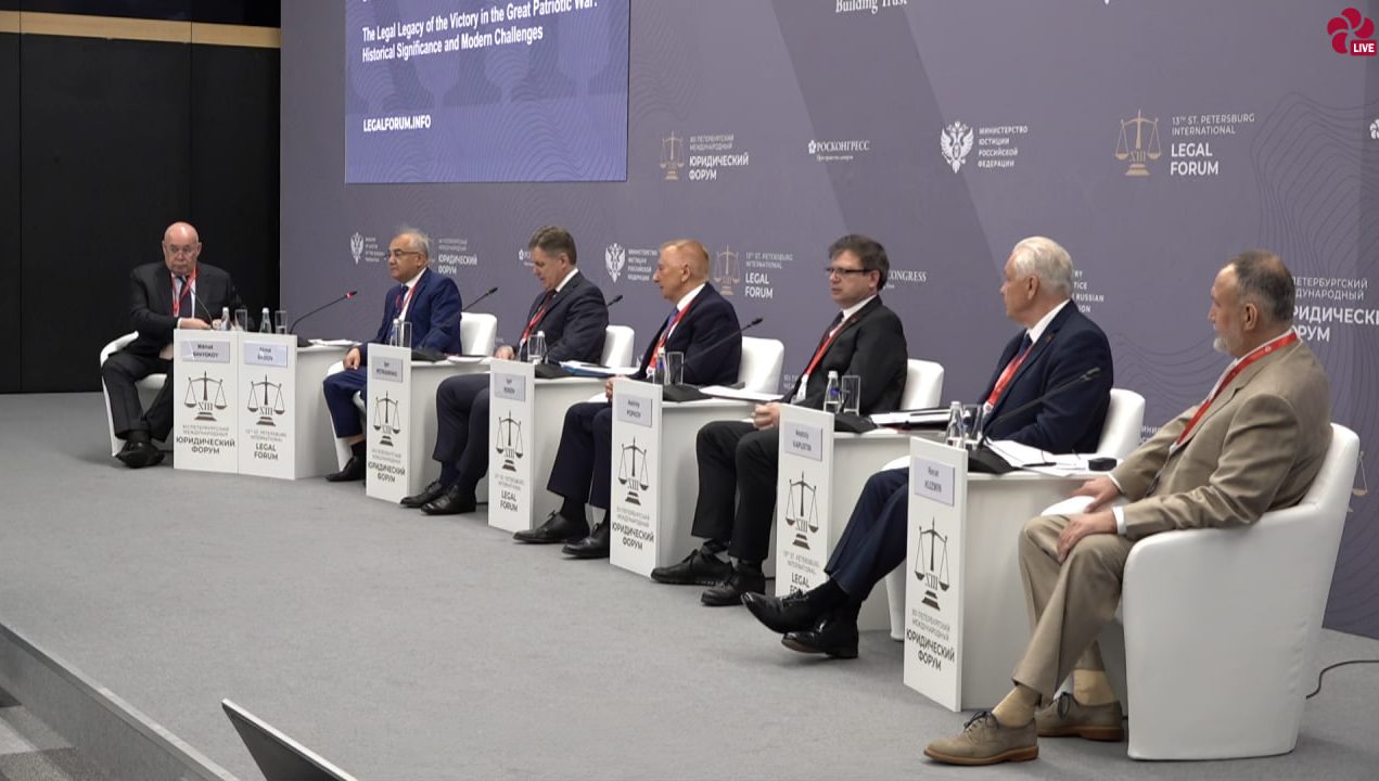 Акмал Саидов намунавий қонун ижодкорлиги истиқболларига бағишлаб  Санкт-Петербургда ўтказилган давра суҳбатида қатнашди