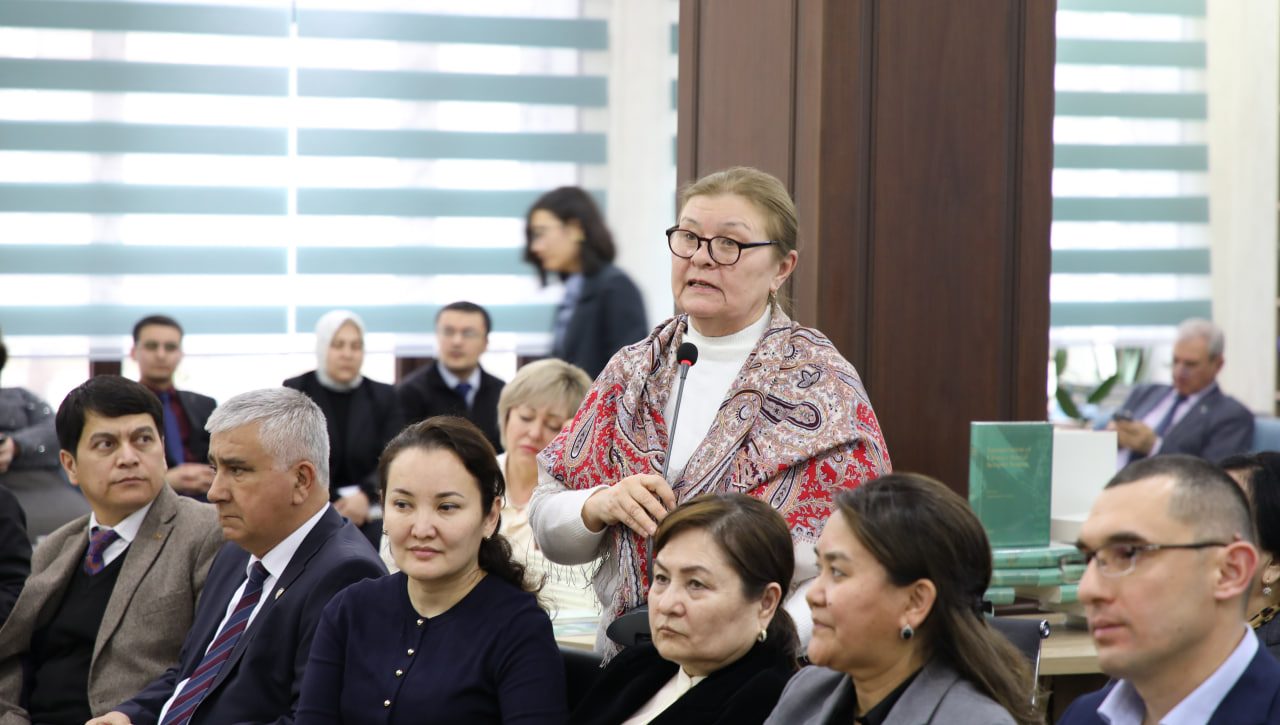 Хитой Элчихонаси Инсон ҳуқуқлари уйига 800 та китоб совға қилди