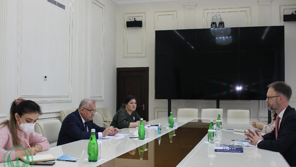 О встрече c Чрезвычайным и Полномочным Послом Швейцарии в Республике Узбекистан К. Оболенским 