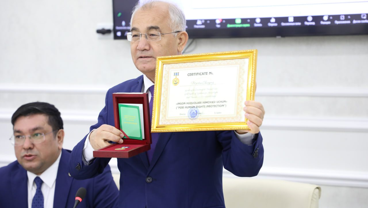 The holders of the sign “For the Protection of Human Rights” were awarded