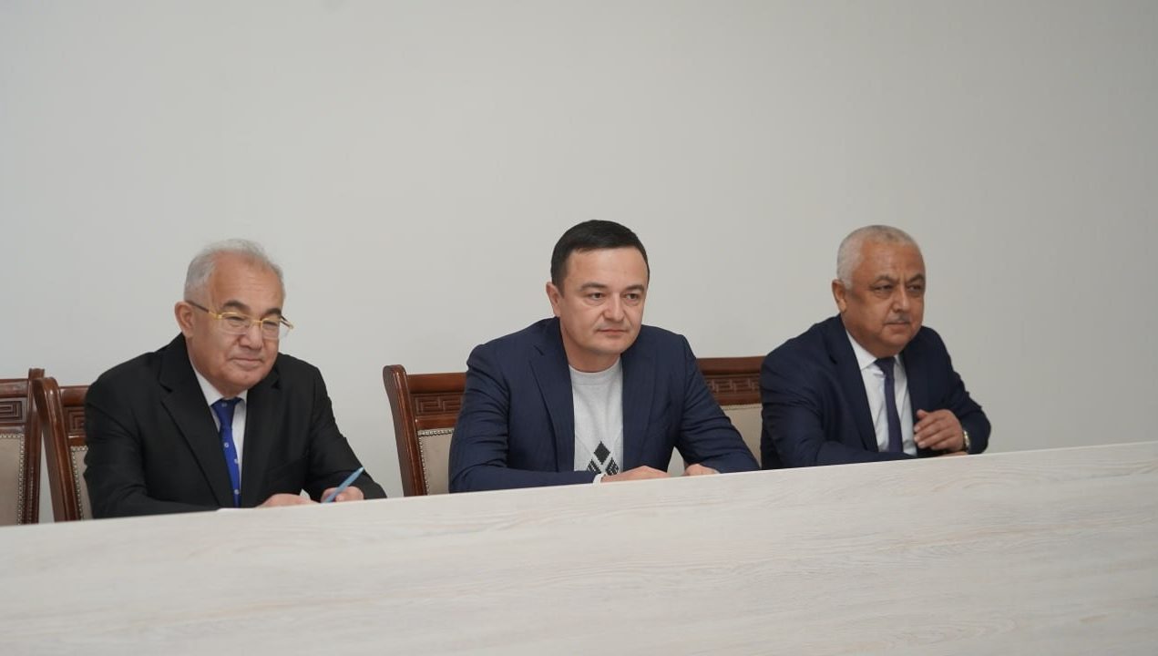 Қонунчилик палатаси депутати Акмал Саидов ўз сайловчилари билан учрашувлар ўтказмоқда