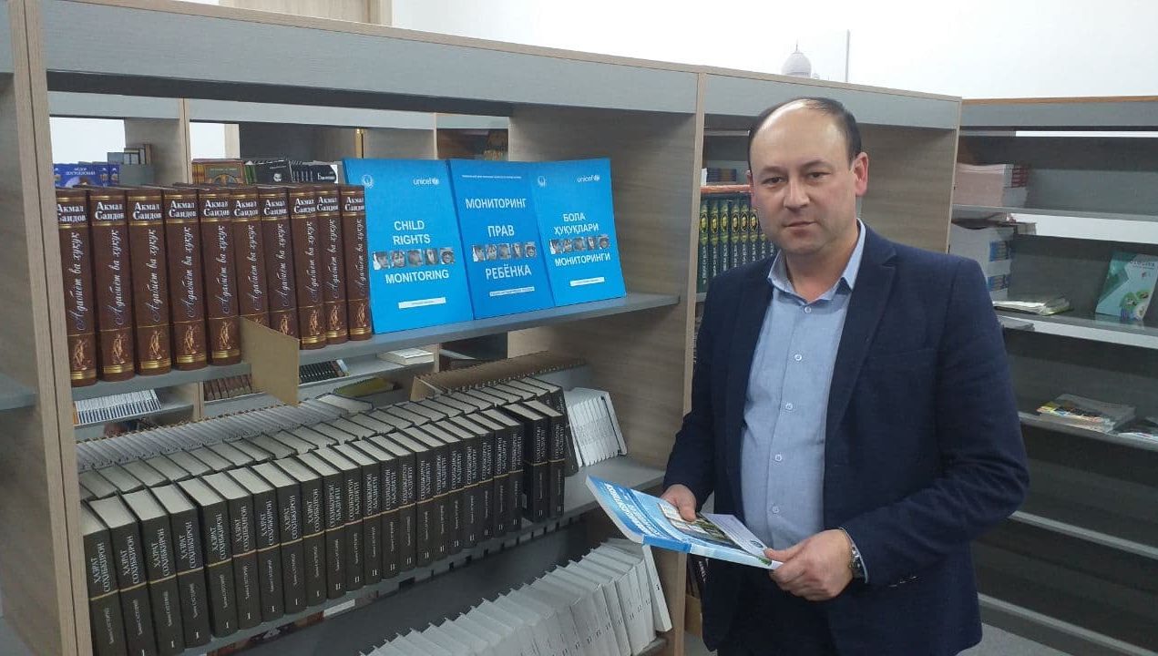 Марказ томонидан яна бир мактаб кутубхонасига китоблар тақдим этилди