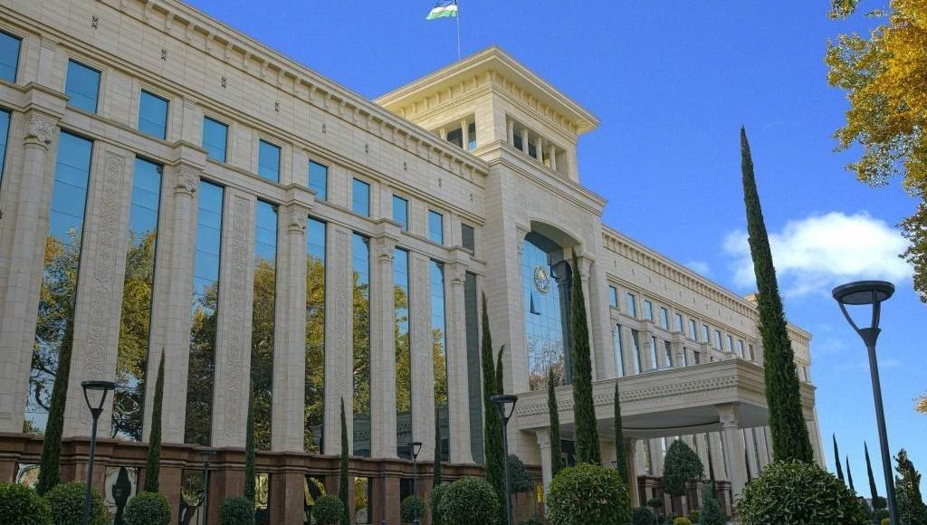 Сенат: айрим давлат идоралари, корхона ва ташкилотларининг мурожаатлар билан ишлаш фаолияти қониқарсиз