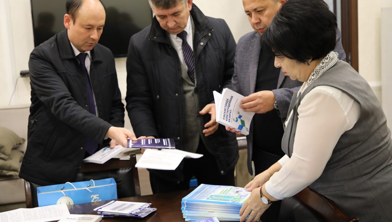 ЎЗБЕКИСТОН ТАРИХИ ДАВЛАТ МУЗЕЙИГА ҲУҚУҚИЙ НАШРЛАР СОВҒА ҚИЛИНДИ