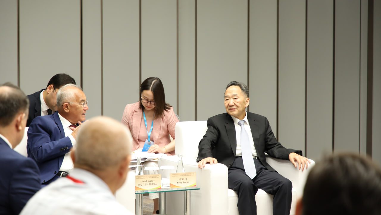 On a meeting with the Deputy Chairman of the Standing Committee of the Chinese Society for the Study of Human Rights