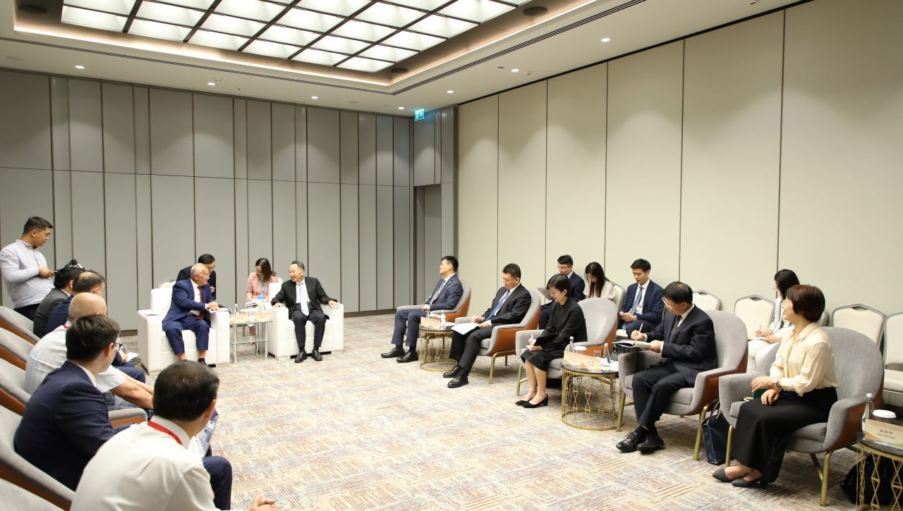 On a meeting with the Deputy Chairman of the Standing Committee of the Chinese Society for the Study of Human Rights