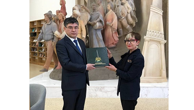 Узбекистан передал книги в дар Национальной библиотеке Татарстана