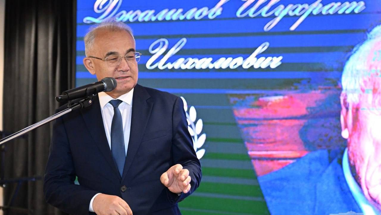 Ўзбекистон Республикаси Президентининг фармони билан Ўзбекистон таълим ва фан ходимлари касаба уюшмаси Республика кенгаши раисининг ўринбосари Джалилов Шухрат Илхамович Ўзбекистон Республикасининг Фахрий ёрлиғи билан мукофотланди