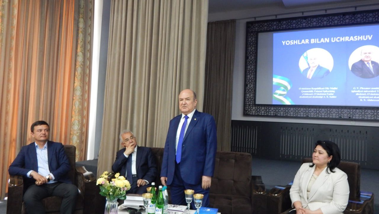 Зангиотада академиклар ва ёшлар учрашуви ўтказилди