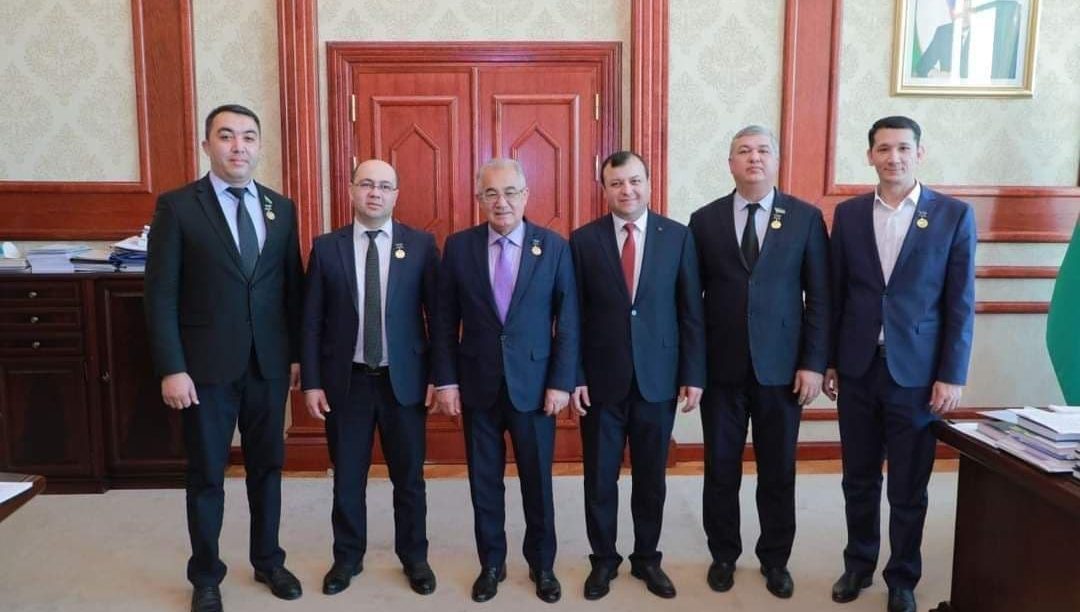 Эсдалик нишонлари топширилди