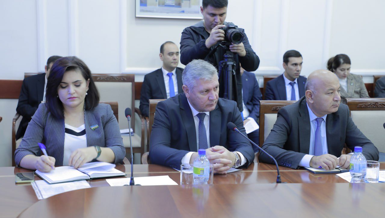 На заседании Парламентской комиссии рассмотрены важные вопросы