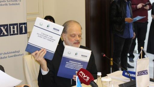 Presentation at the National Center: New editions published in Braille
