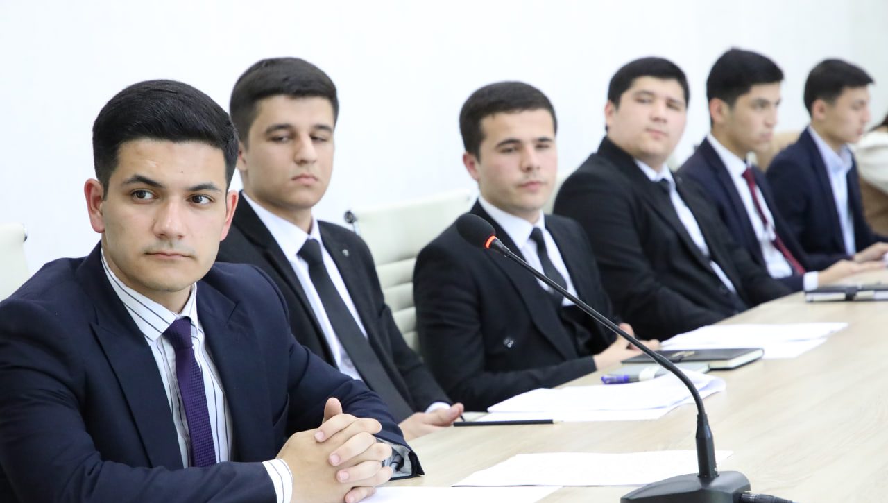 Инсон ҳуқуқлари ва сиёсатшунослик