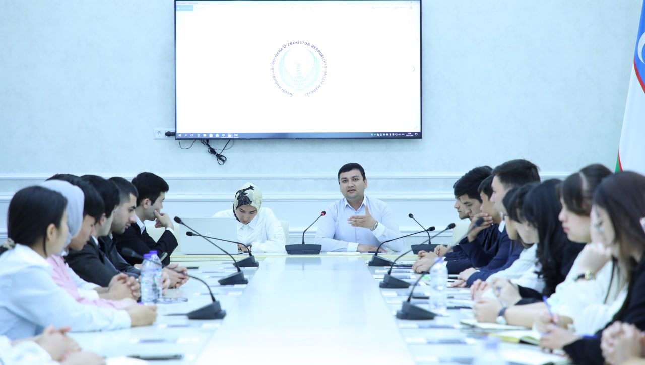 Дебат-клубнинг навбатдаги йиғилиши аёллар ҳуқуқларига бағишланди