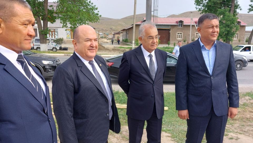 Акмал Саидов Жиззахдаги “Яшил макон” умуммиллий акциясида қатнашди