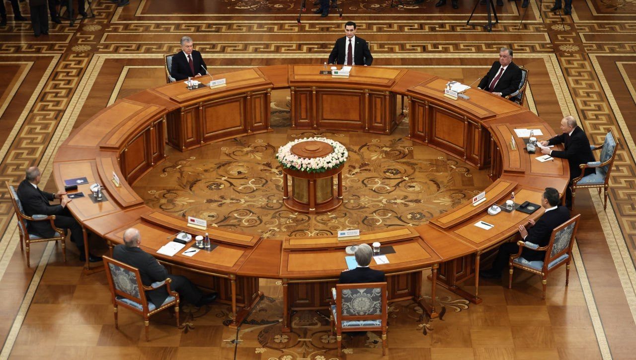 Oʻzbekiston Prezidenti MDH davlatlari rahbarlarining norasmiy uchrashuvida ishtirok etdi