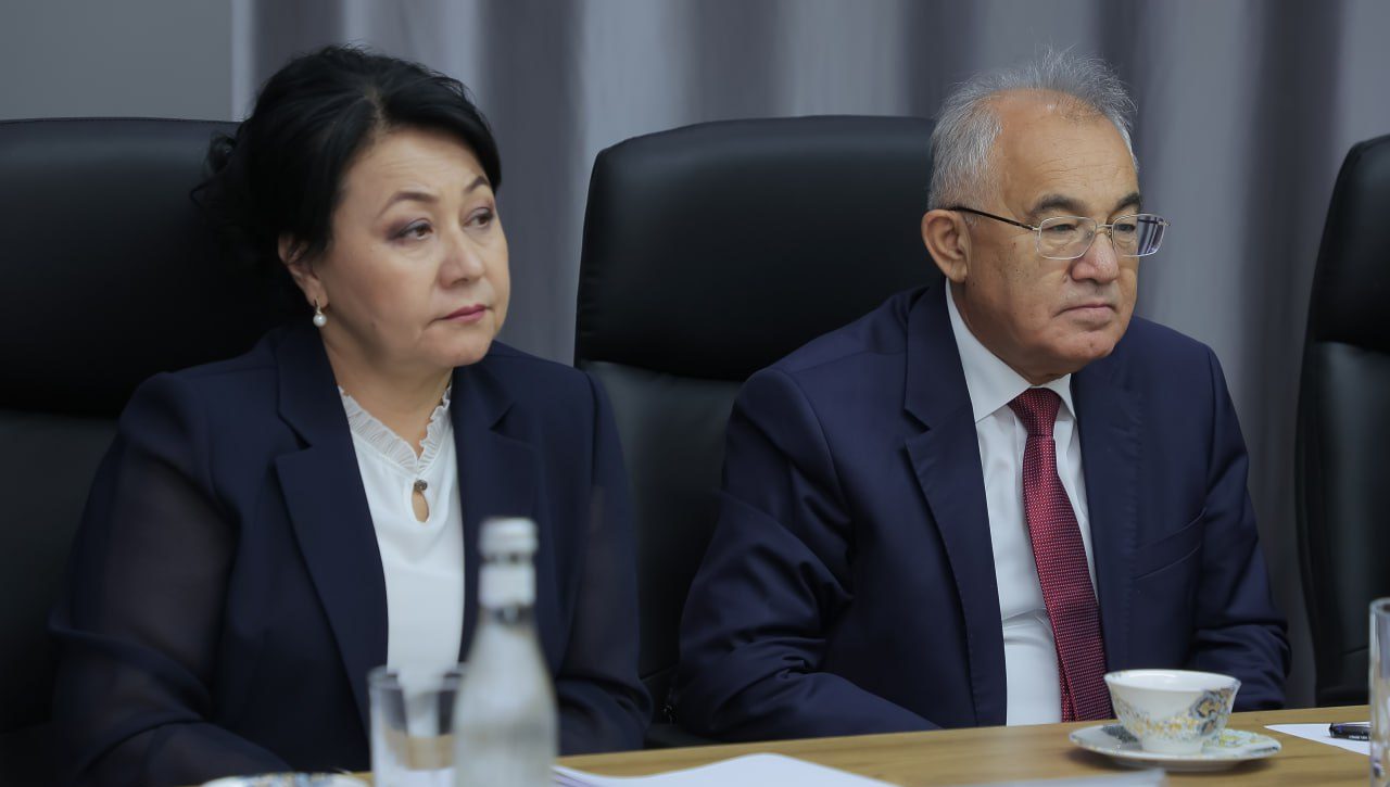 Камбағалликни қисқартириш ва бандлик вазирлиги, Ўзбекистон Республикаси Президенти ҳузуридаги Ижтимоий ҳимоя миллий агентлиги мутасаддилари БМТ Инсон ҳуқуқлари бўйича кенгашининг Муносиб турар жой масалалари бўйича махсус маърузачиси Балакришнан Раджагопал бошчилигидаги делегация билан учрашув ўтказди