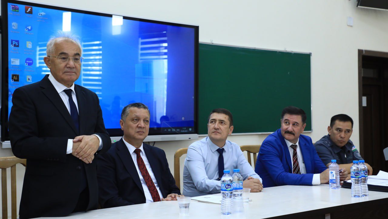 АКАДЕМИК ВА ЁШЛАР УЧРАШУВИ