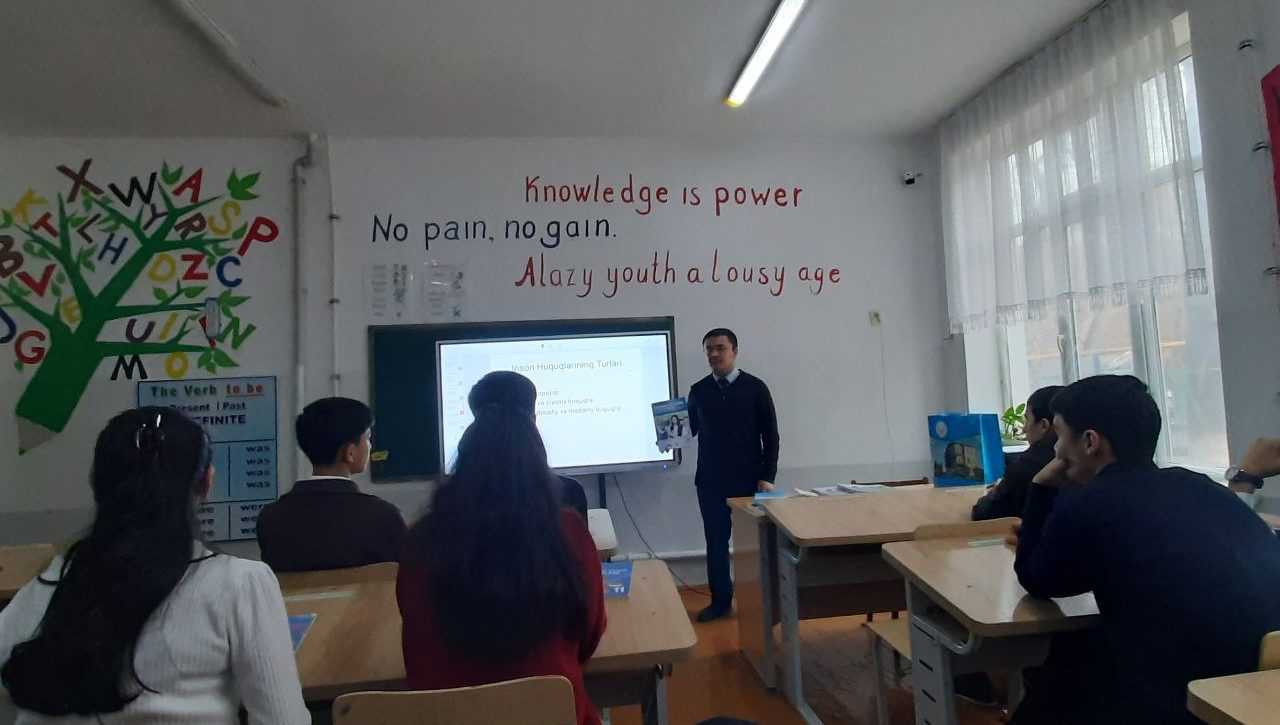 MAKTABDA KONSTITUTSIYA VA INSON HUQUQLARI DARSI