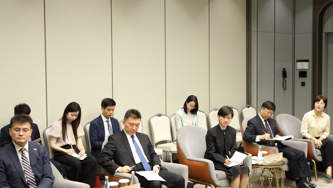 On a meeting with the Deputy Chairman of the Standing Committee of the Chinese Society for the Study of Human Rights