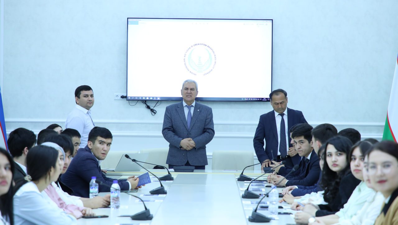 Дебат-клубнинг навбатдаги йиғилиши аёллар ҳуқуқларига бағишланди